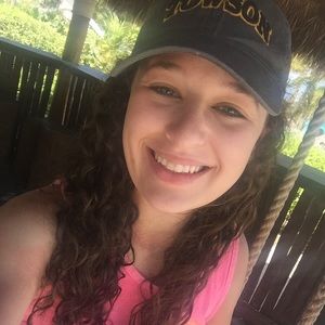 Meet your Posher, Rebecca